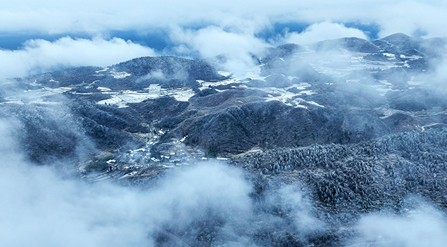 重庆酉阳：雪落天山堡 美景入画来